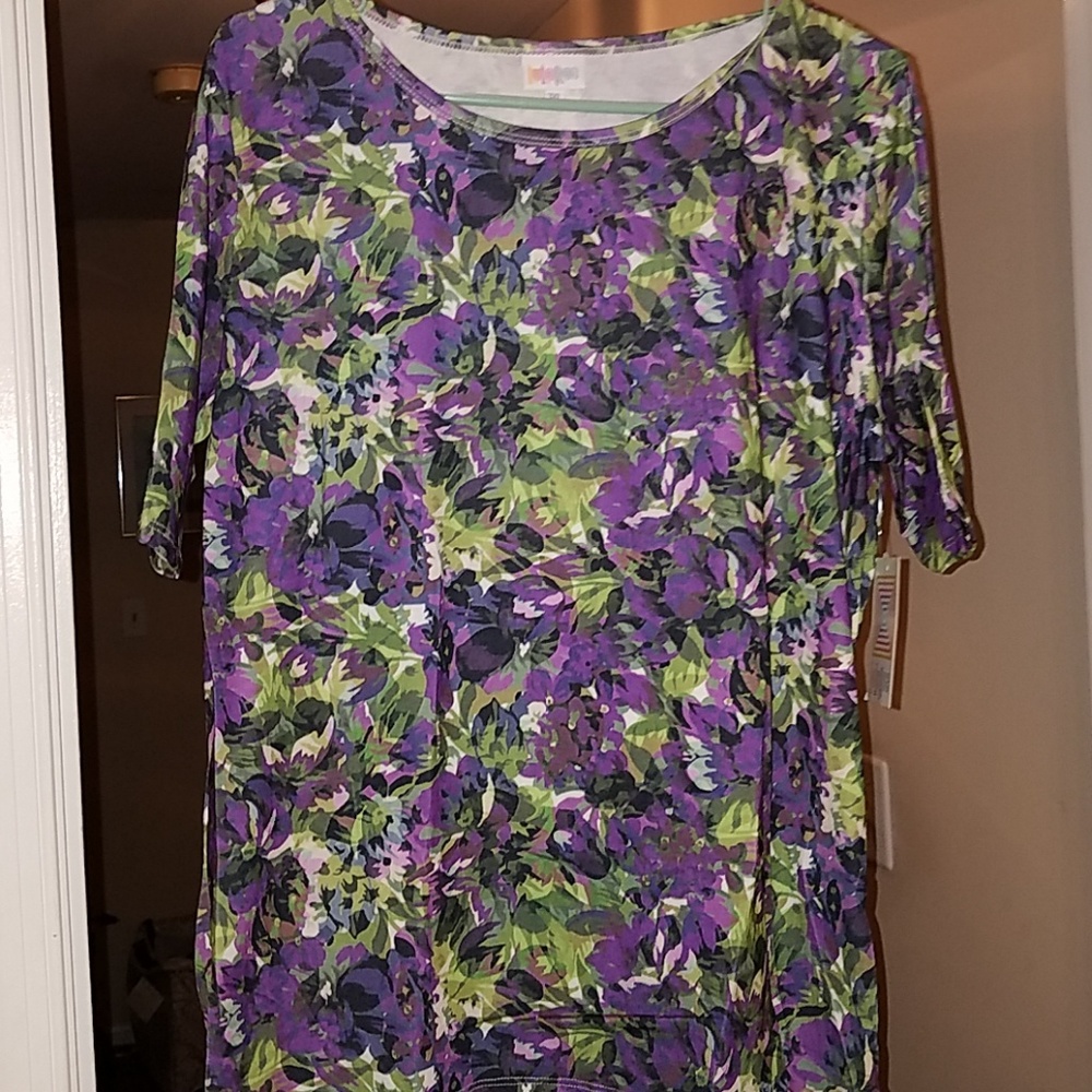 Brand new 3XL Lularoe Gigi top